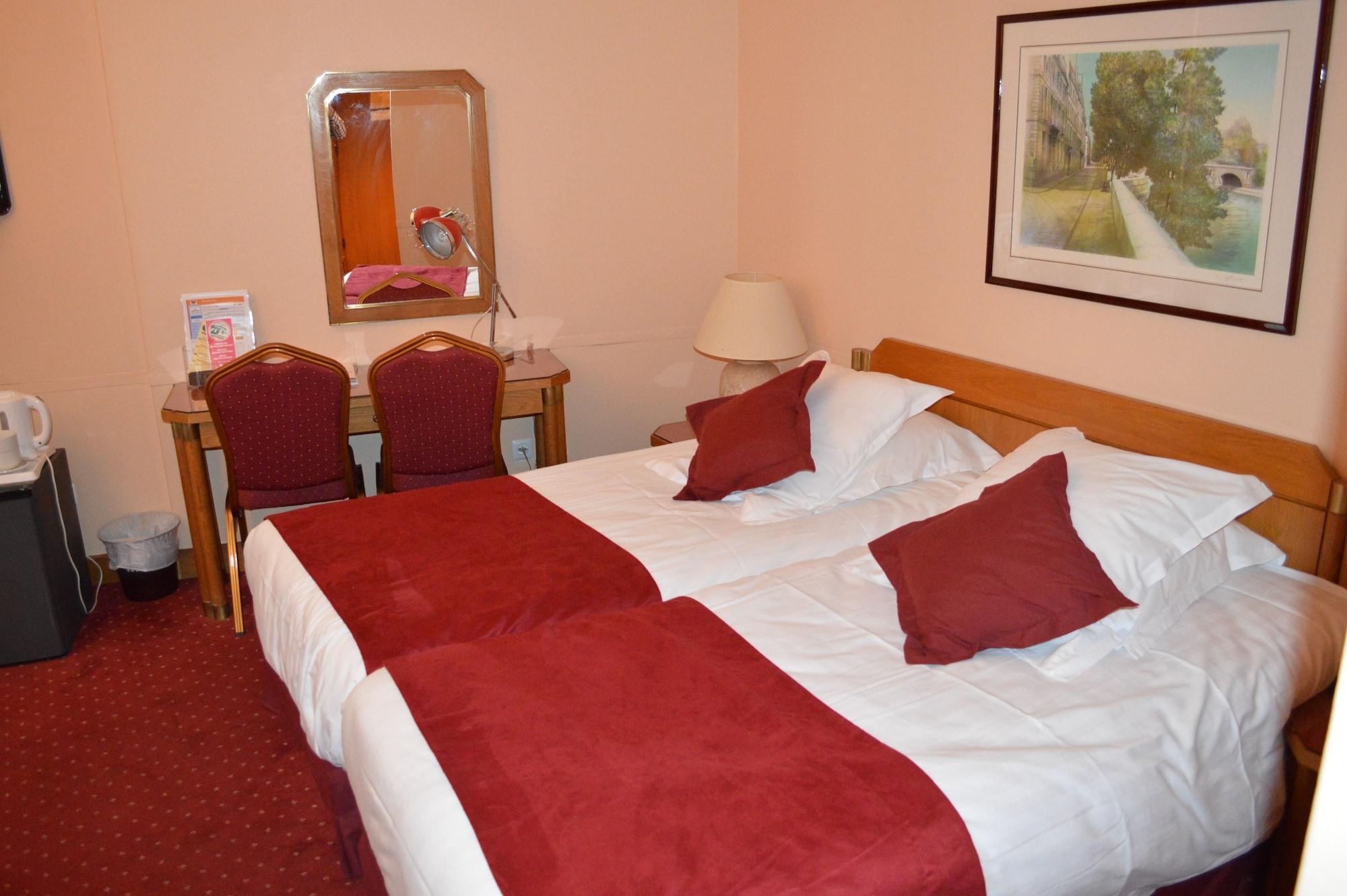 Royal Elysées Hotel 4*